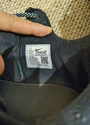 Nike LeBron Witness V model 45.5 numara