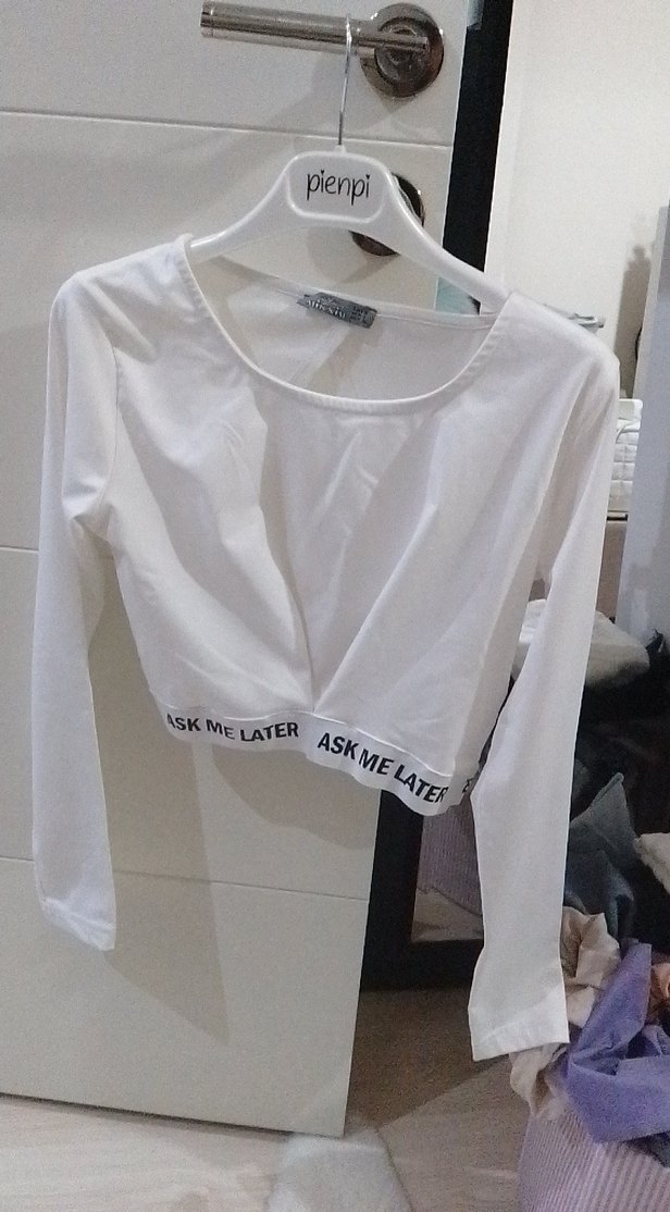 Beyaz Uzun Kollu V Yaka Kısa Bluz - Görsel 2