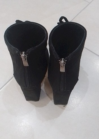 Siyah Süet Tokalı Blok Topuklu Kadın Bot - Görsel 5