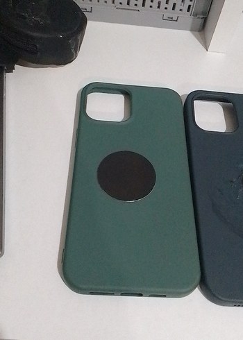 Düğmeli Koyu Yeşil Street Wear Telefon Kılıfı 12 pro max - Görsel 3