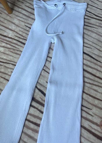 Kadın Beyaz Piliseli Kumaş Pantolon - Görsel 4