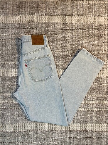LEVİS JEAN