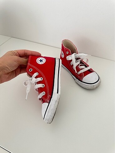 24 Beden kırmızı Renk Çocuk converse