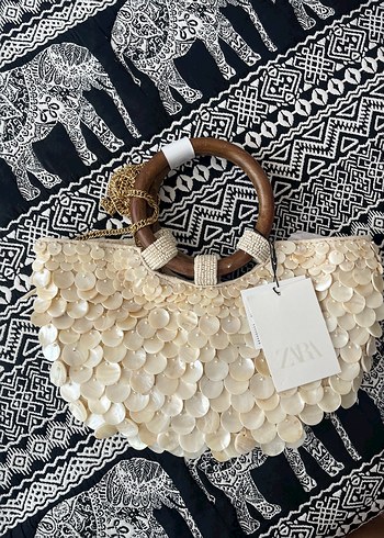 Zara Sedef efektli çanta