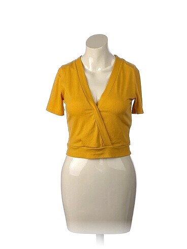 Zara T-shirt %70 İndirimli.