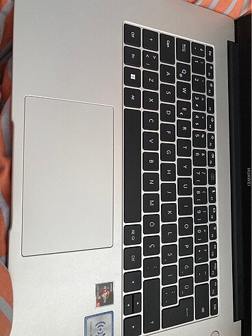Huawei Huwaie D15 Ryzen 5 512gb 8Gb Ram