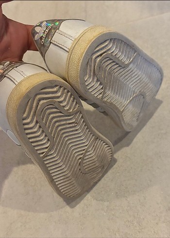 25 Beden Adidas Kız Çocuk Beyaz Spor Ayakkabı
