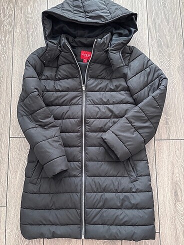 Guess mont