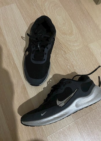 37 Beden Gri Bağcıklı Kadın Spor Ayakkabısı