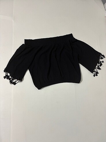 Madonna yaka crop