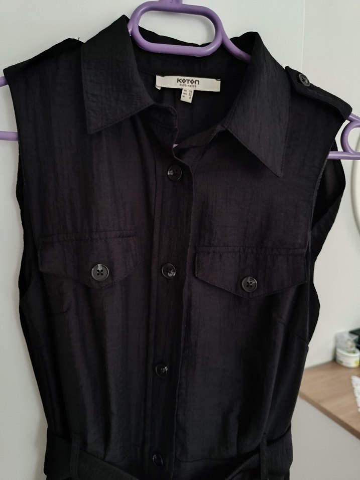 Siyah Kemerli Uzun Kolsuz Elbise - Görsel 4