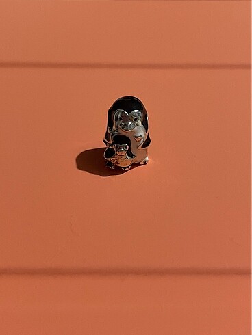 Pandora penguen charm