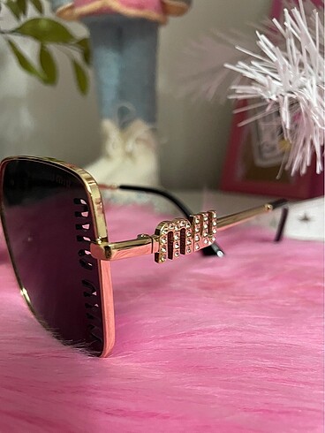 Miu Miu Miu miu taş detaylı gömlek