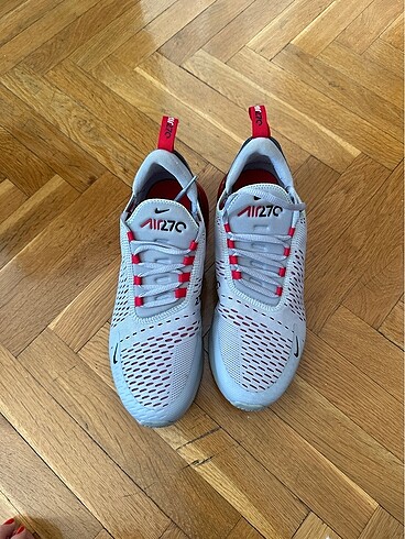 Nike Air 270 Gri Kırmızı Spor Ayakkabı