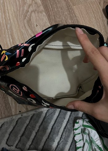 Bershka Renkli Baskılı Kadın Bel Çantası