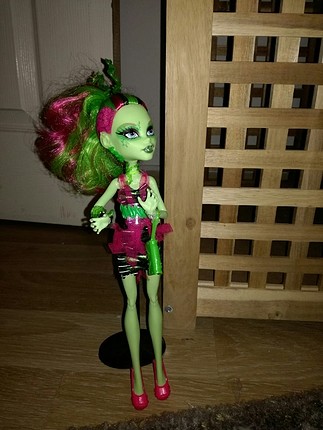 Abercrombie & Fitch Monster High Venus Zombi