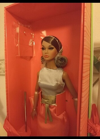 Beden Integrity Toys Poppy Parker It's My Part