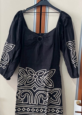 Kemer Detaylı Siyah Nakışlı Uzun Bohem Elbise - Görsel 2