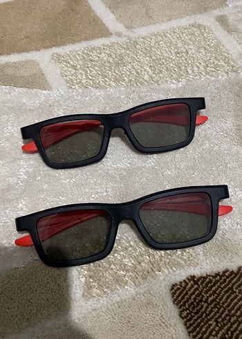 Kırmızı Detaylı Parlak Siyah Kadın Güneş Gözlüğü - Görsel 2