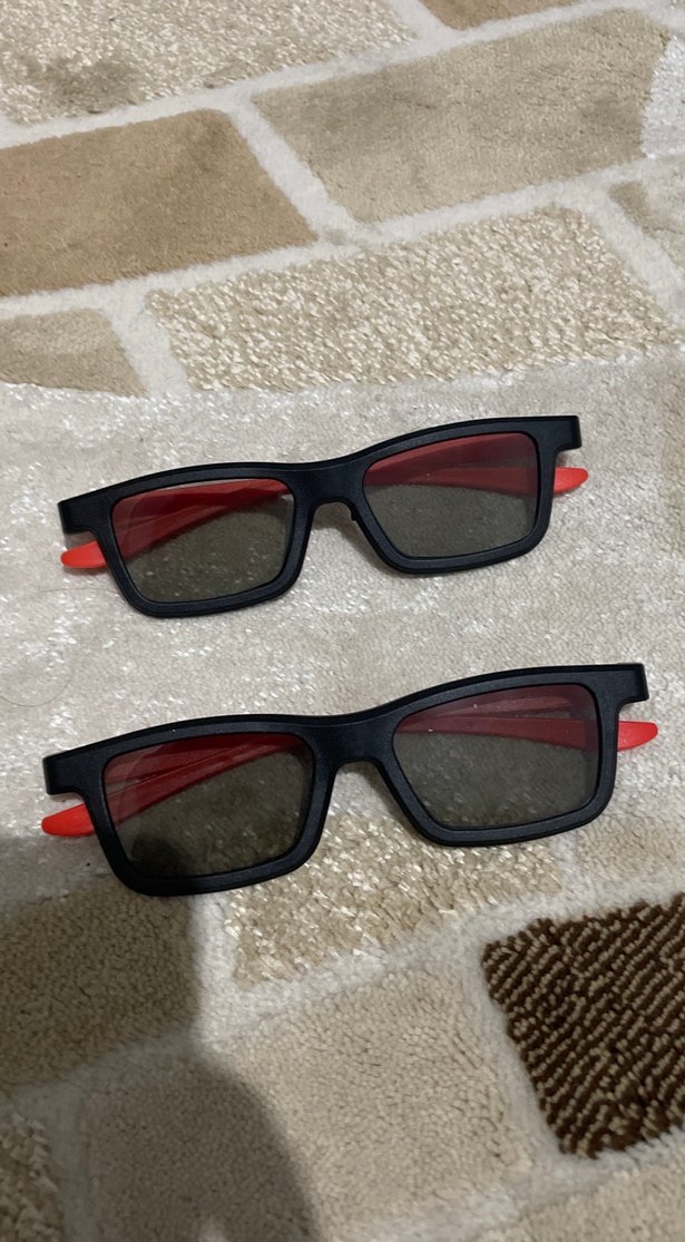 Kırmızı Detaylı Parlak Siyah Kadın Güneş Gözlüğü - Görsel 2