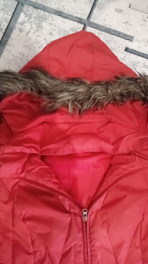 Kız Çocuk Kırmızı Kapüşonlu Kışlık Mont - Görsel 2