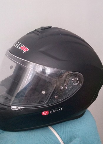 Siyah Minimalist Kask, Tokalı, Düz Tasarım