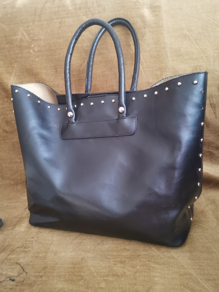 Siyah Parlak Deri Kadın Çanta - Görsel 3