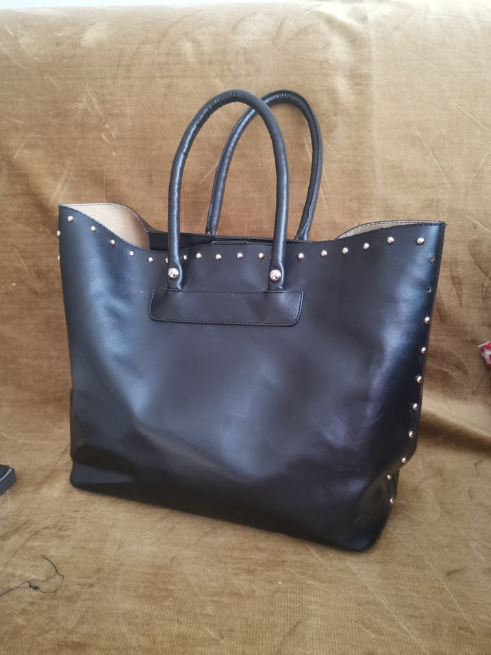 Siyah Parlak Deri Kadın Çanta - Görsel 2