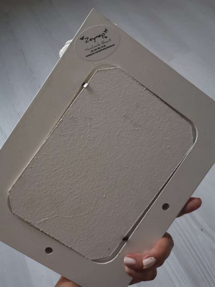 Gri Detaylı Beyaz Çerçeve - Görsel 3