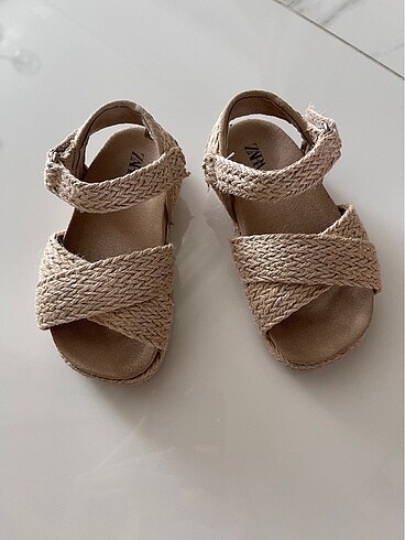 Zara sandalet
