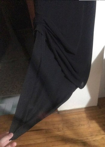 38 Beden Siyah Uzun V Yaka Kolsuz Kadın Elbise