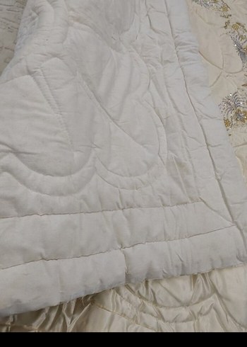 Nakışlı yün yorgan - Görsel 4