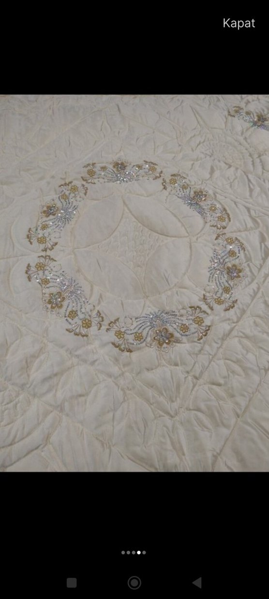 Nakışlı yün yorgan - Görsel 2