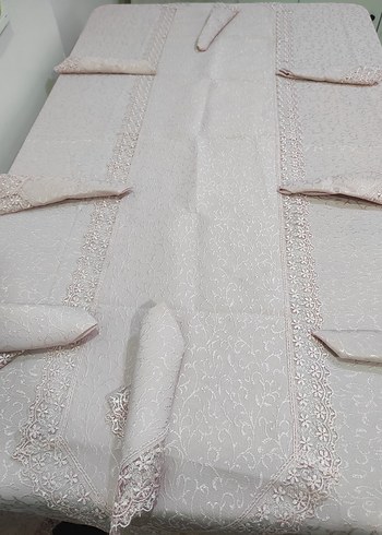 Nakışlı Pembe Masa Örtüsü - Görsel 2