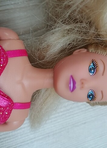 Barbie bebek 