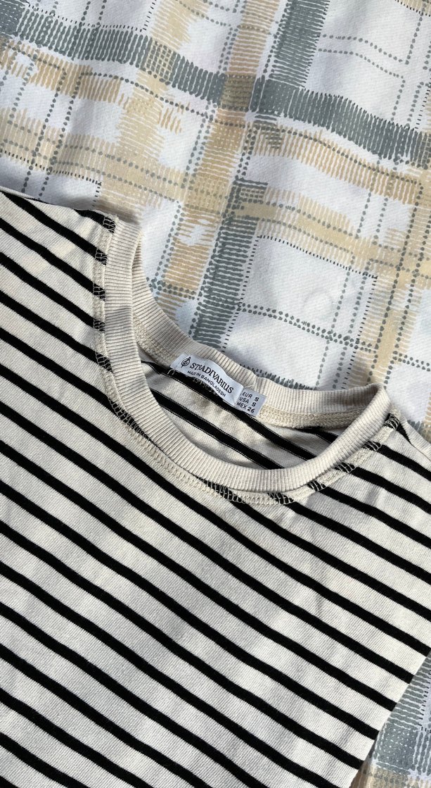 Gri Çizgili Kısa Kollu Bluz - Görsel 2