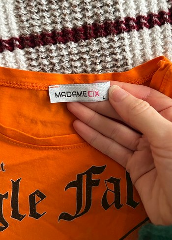 Turuncu Baskılı Kısa Kollu Tişört - Görsel 2