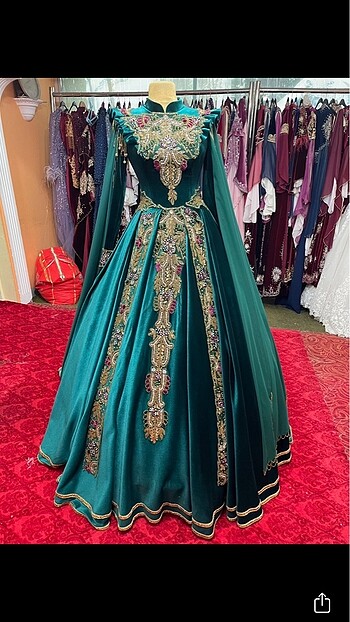 Zümrüt yeşili kaftan