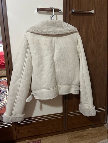 Stradivarius Stradivarius krem rengi kürklü biker ceket kaban