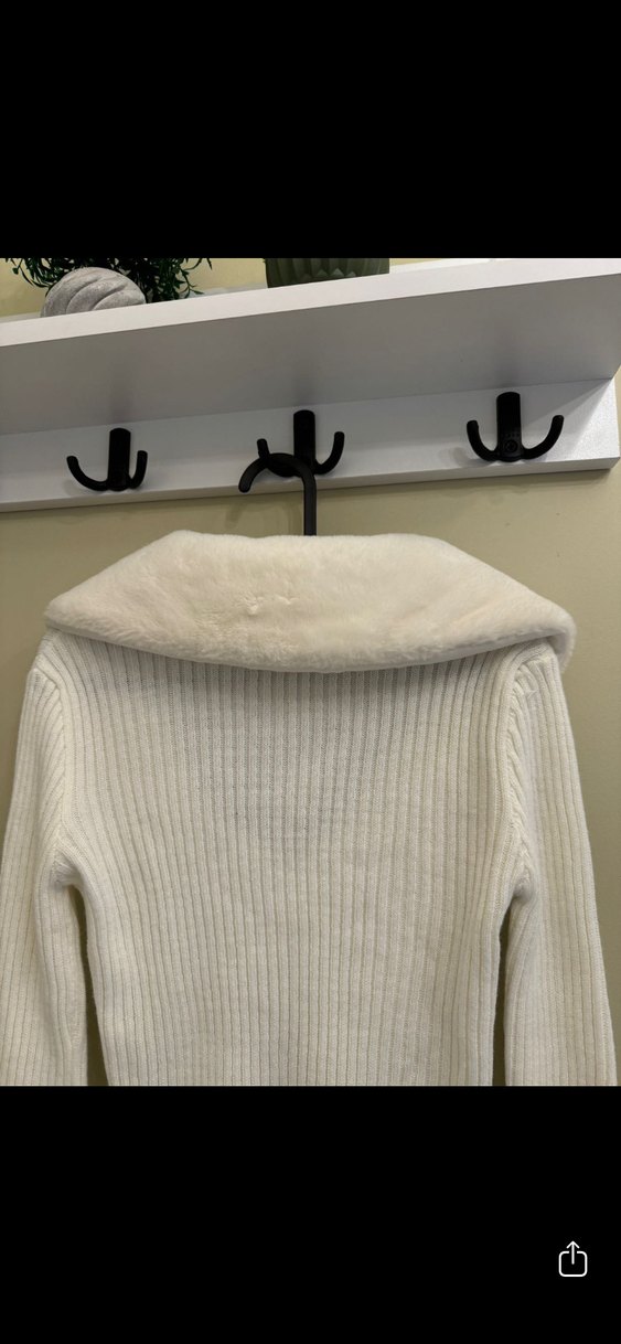 Beyaz Kürklü Yüksek Yaka Triko Kadın Kazak - Görsel 4