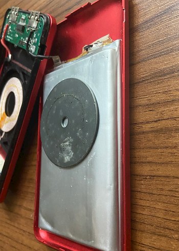 Kırmızı YK Design Kablosuz Power Bank - Görsel 6