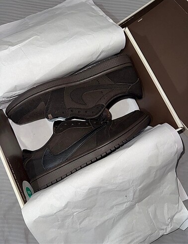 Nike Air Jordan 1 travis scott velvet brown