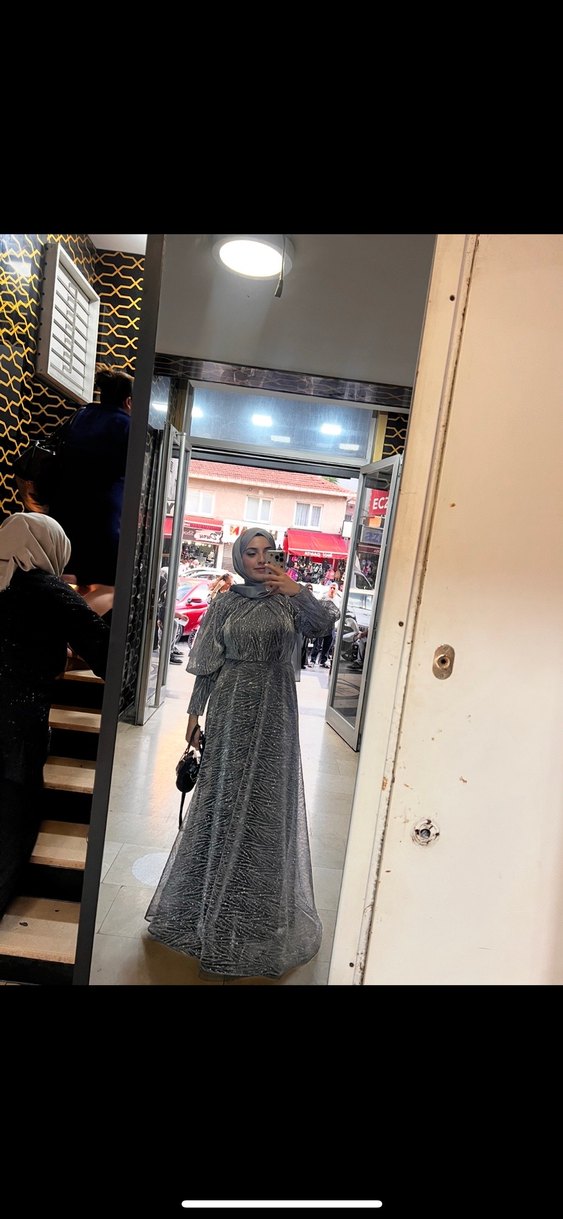 Gri Uzun Kollu Yılan Desenli Abiye Elbise - Görsel 2