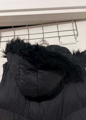 Kürk Detaylı Siyah Midi Kadın Yelek - Görsel 4