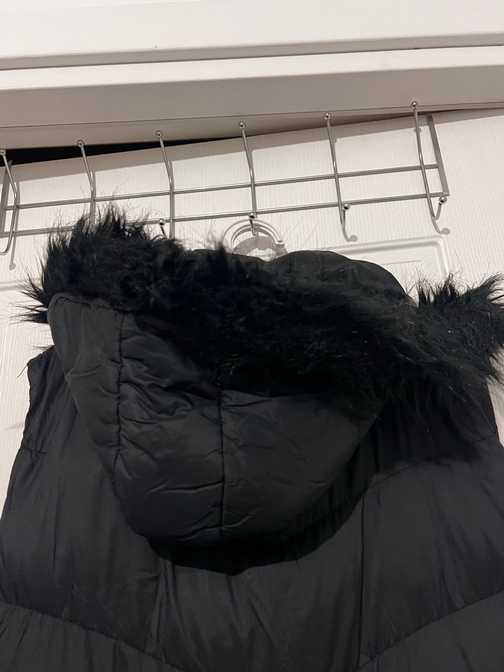 Kürk Detaylı Siyah Midi Kadın Yelek - Görsel 4