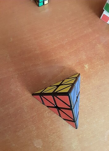 Beden Renk Kübirik Pyramid Zeka Küpü