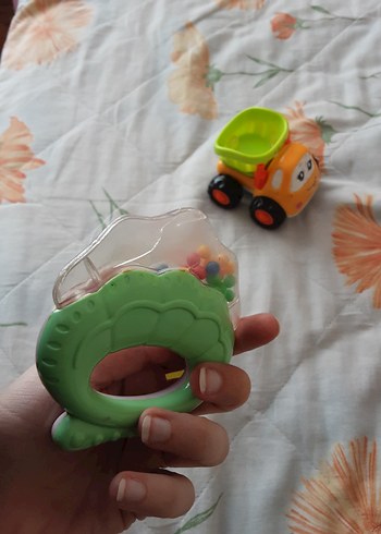  Beden Renkli Diş Kaşıyıcı ve Çıngırak Seti
