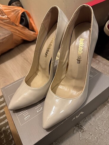 Stiletto krem rengi