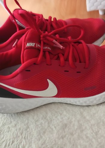 Nike Kirmizi Spor Ayakkabi