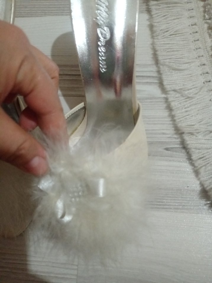 Beyaz Tüylü Kadın gelin Terliği - Görsel 2